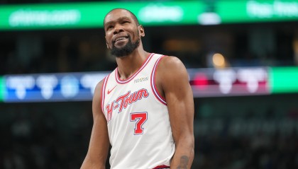 开运体育app-传染了还！杜兰特罚球罕见两罚全丢 火箭今天第三人