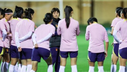 开运体育app-女足备战海地重新露出笑容 恢复训练展现积极姿态